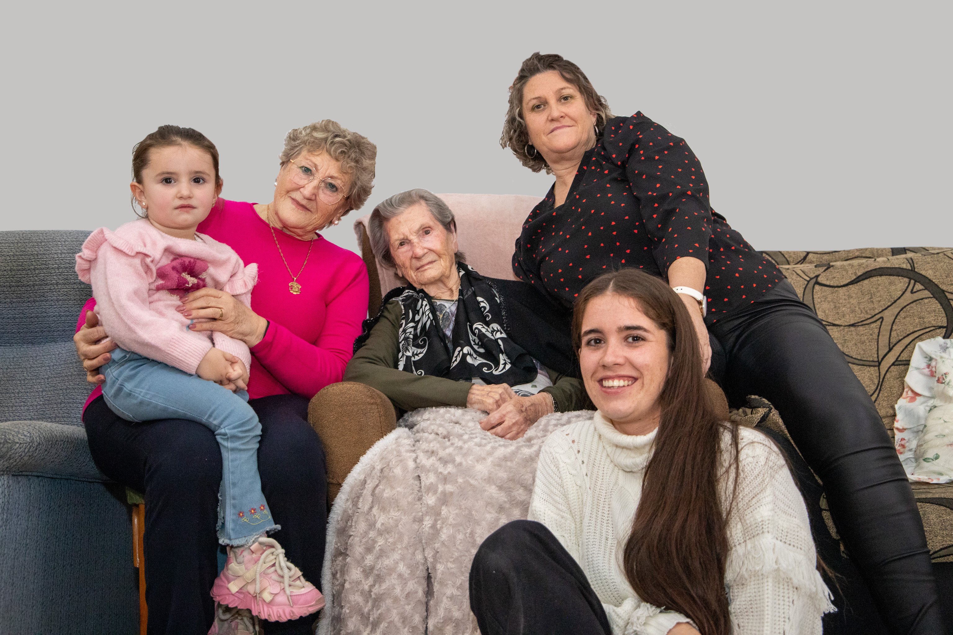 "De Mauricia a Daniela: Cinco Generaciones de Mujeres en Villaseca de la Sagra"