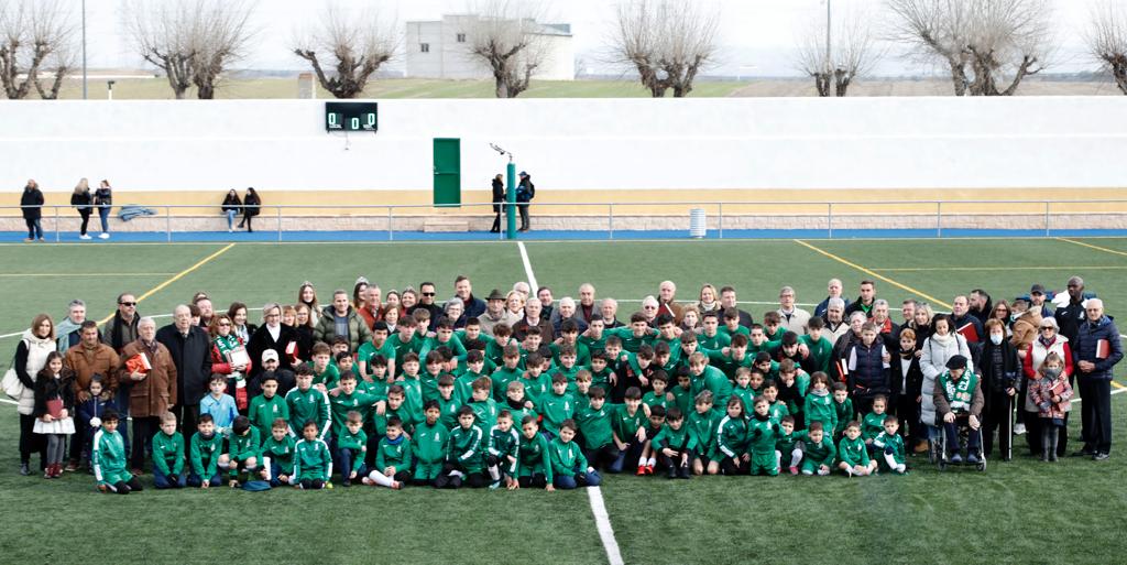 VILLASECA DE LA SAGRA INAUGURA UN REMOZADO CAMPO MUNICIPAL DE FÚTBOL "EL PRADO" CON UN HOMENAJE A SUS JUGADORES HISTÓRICOS DEL CD VILLASECA "60 AÑOS DE HISTORIA"